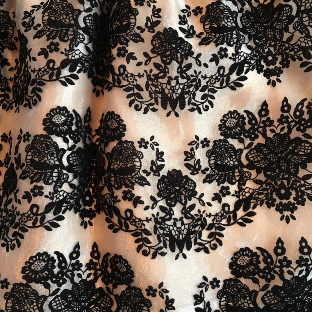 SOLD Beautiful EXPRESS skirt! Excellent condition! - Picture 3 of 5